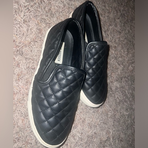 Steve Madden Ecentrcq Slip-On - Picture 2 of 4